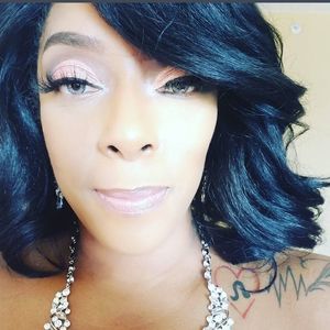 Meet your Posher, Phoenix